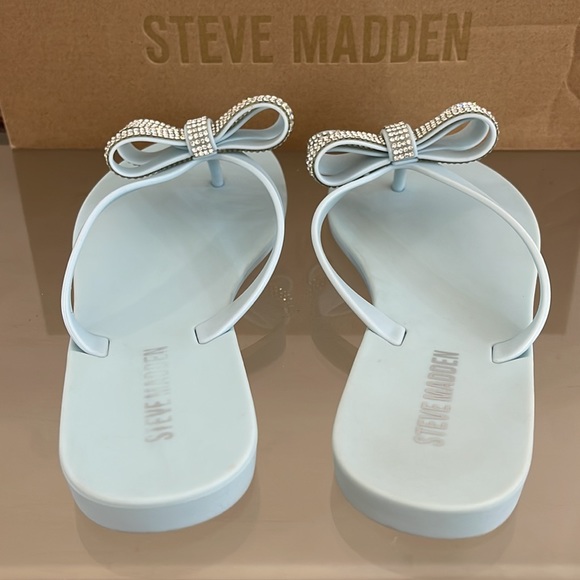 Steve Madden Leanne Blue Jelly Rhinestone Thong Flip Flops Women SIZE 5.0 - Picture 2 of 9